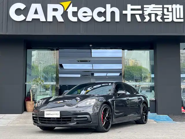 PORSCHE PANAMERA 2018