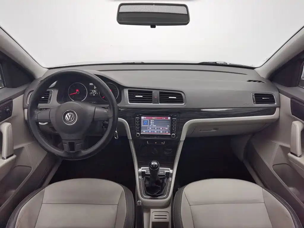 Volkswagen Gran Lavida 2013 1.6L MT Comfort