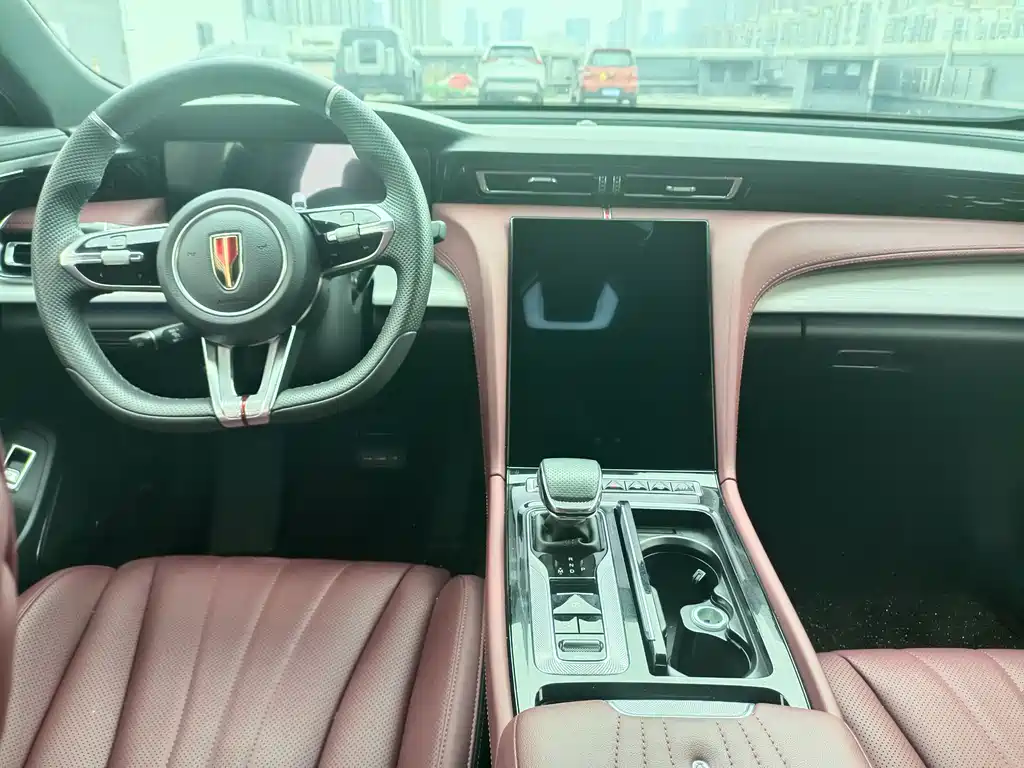 Hongqi H5 2025 2.0T AT