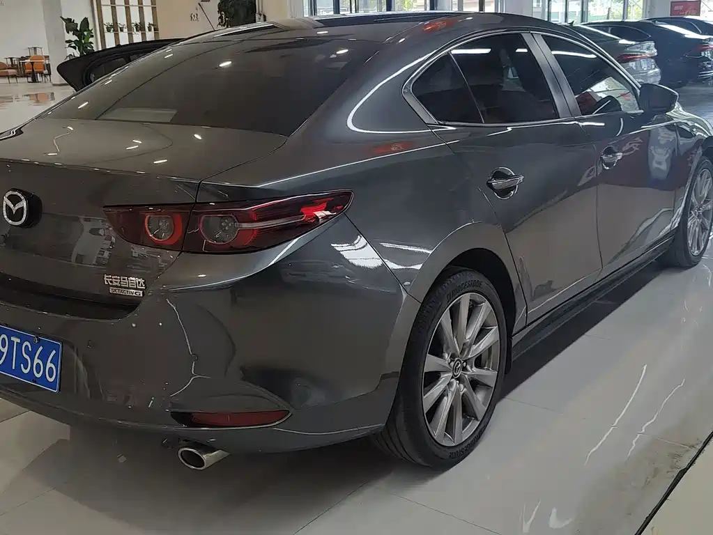 Mazda 3 Axela — миниатюра 10