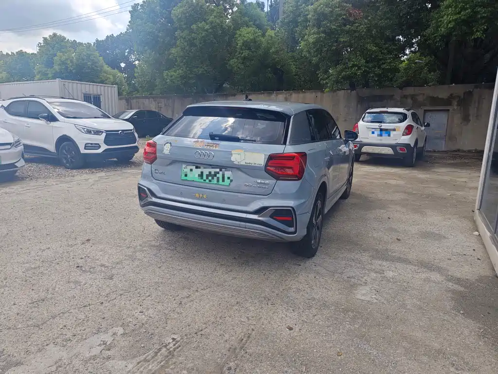 Audi Q2L e-tron — миниатюра 6
