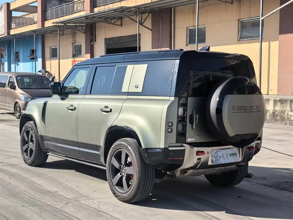 LAND ROVER DEFENDER