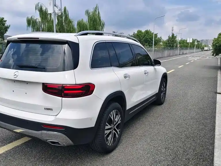 Mercedes-Benz GLB — миниатюра 4