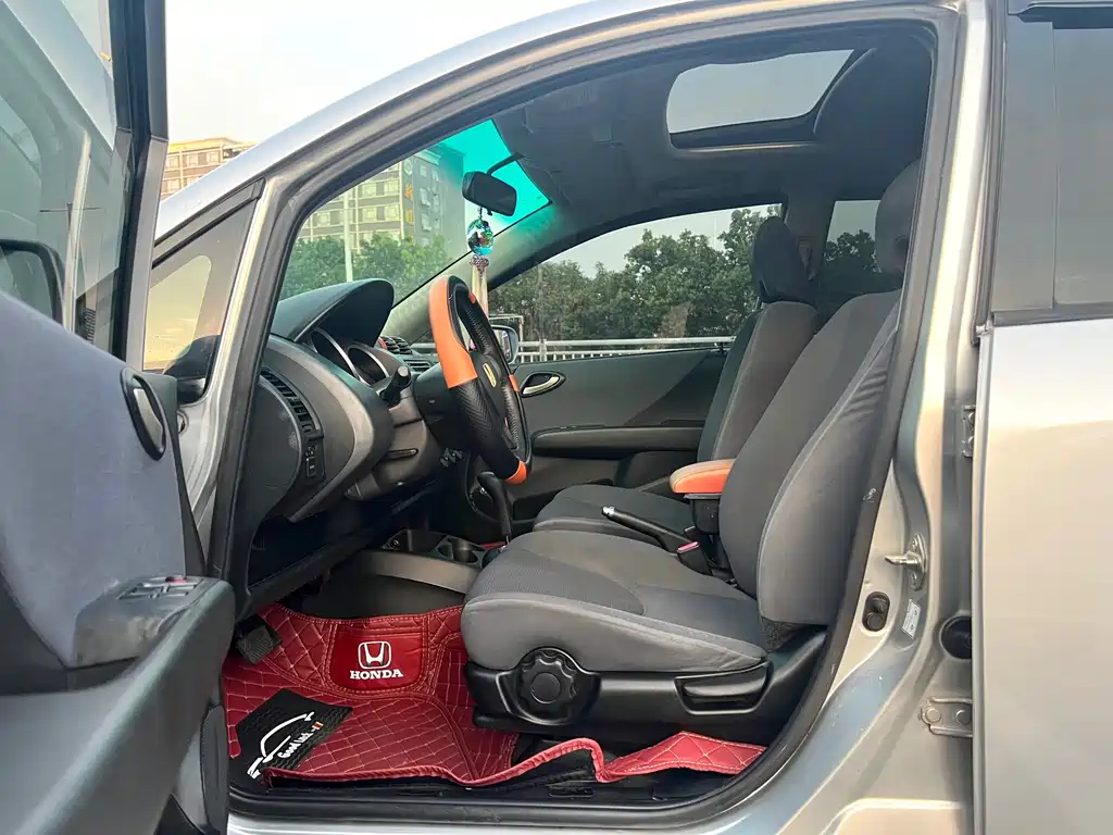Honda Fit — миниатюра 7