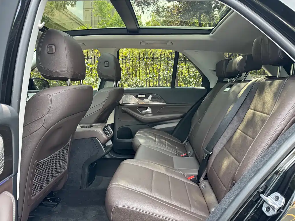 Mercedes-Benz GLE (Import) — миниатюра 16