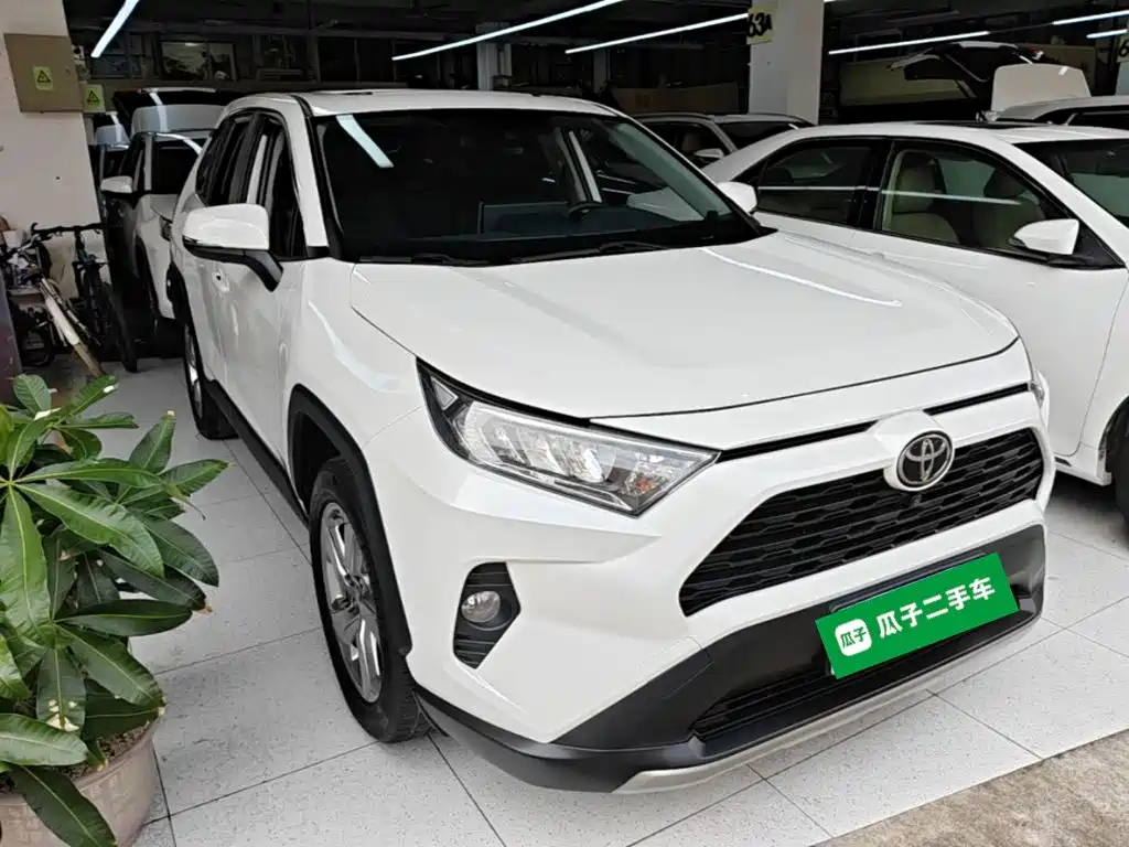 Toyota RAV4 — миниатюра 4