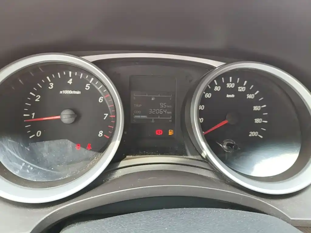 Wuling Hongguang — миниатюра 12