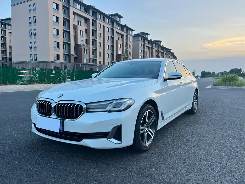 2021 BMW 5er - zdjęcie 1 z 17