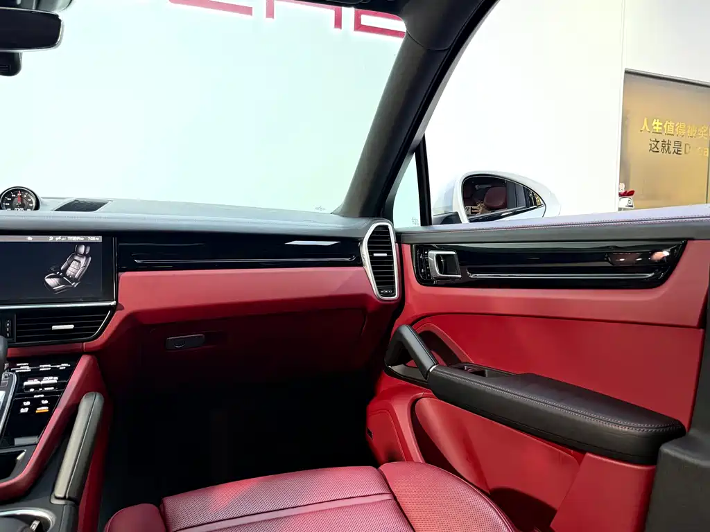 Porsche Cayenne — миниатюра 20