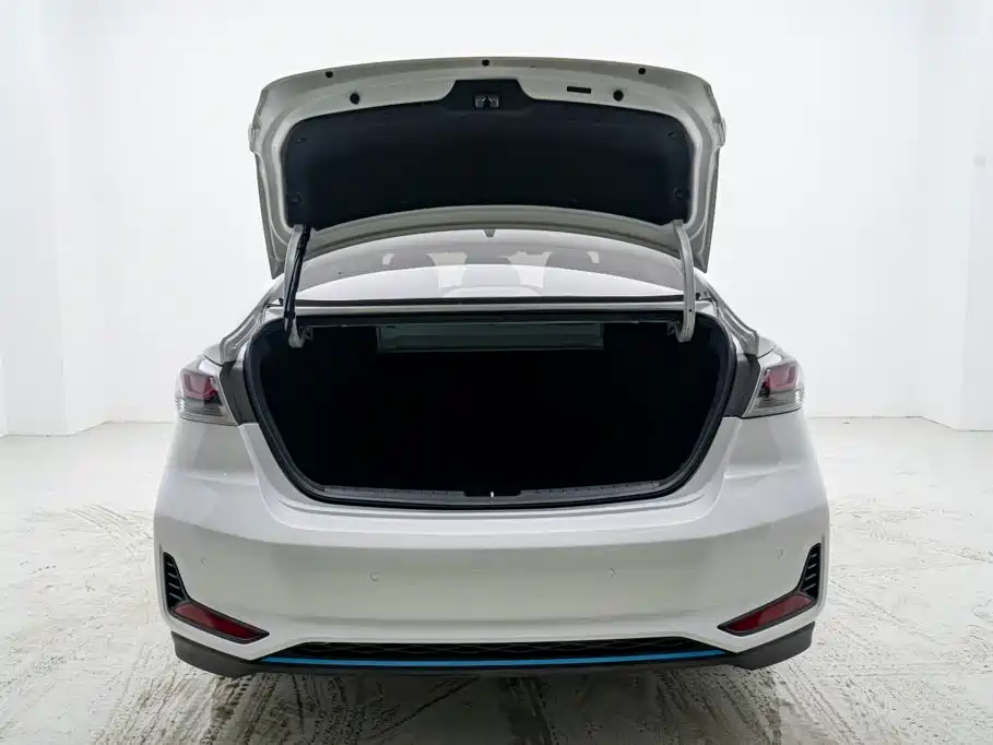 Hyundai Elantra PHEV — миниатюра 9