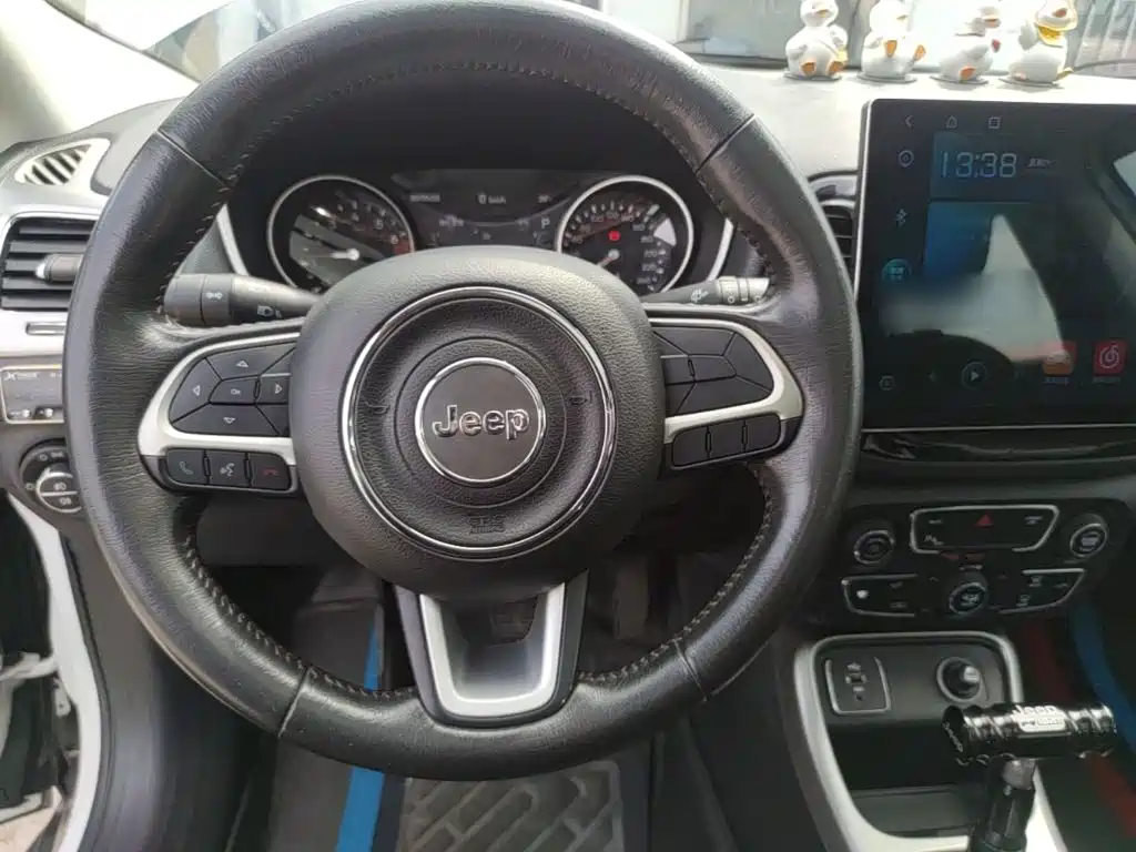 Jeep Compass — миниатюра 11