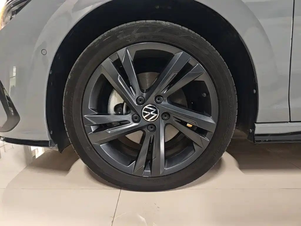 Volkswagen Golf — миниатюра 23