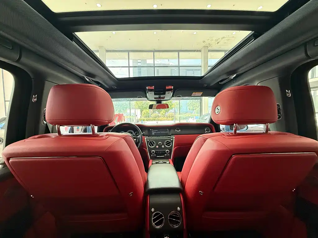 Rolls-Royce Cullinan — миниатюра 12
