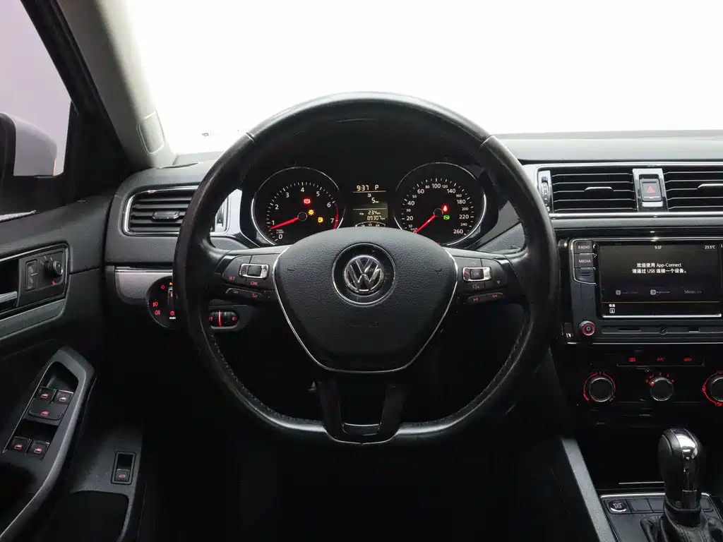 Volkswagen Sagitar — миниатюра 23