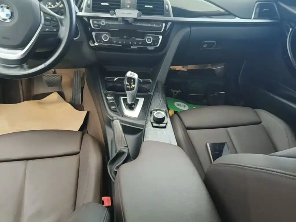 BMW 3 Series — миниатюра 14