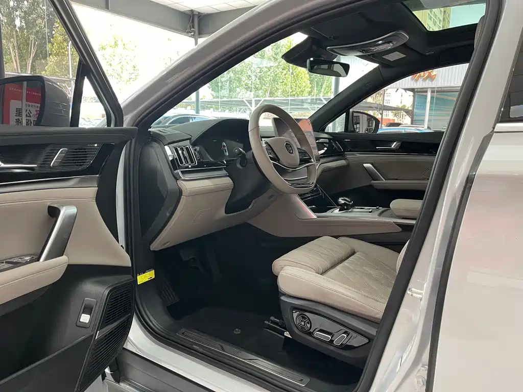 BYD Tang New Energy — миниатюра 4