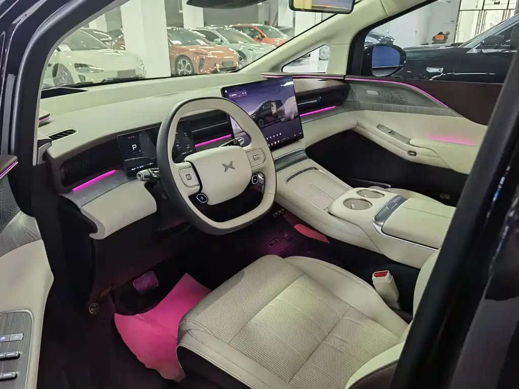 XPeng X9 — миниатюра 3