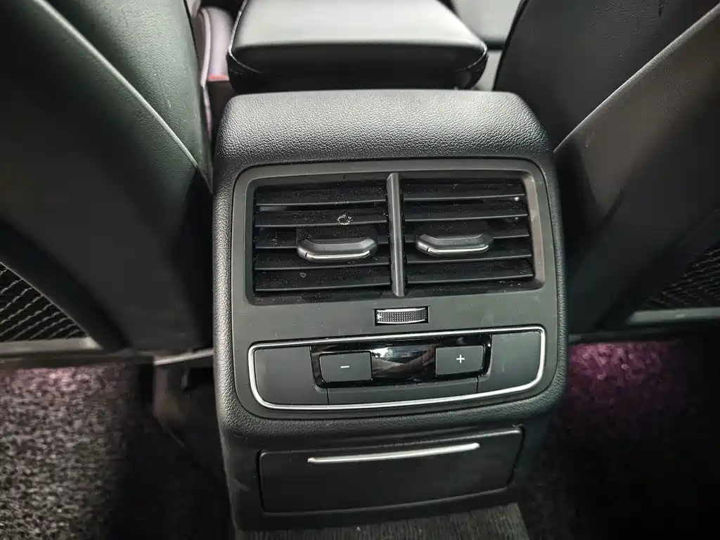 Audi A4L — миниатюра 8