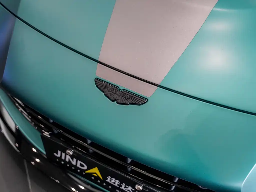 Aston Martin V8 Vantage — миниатюра 14