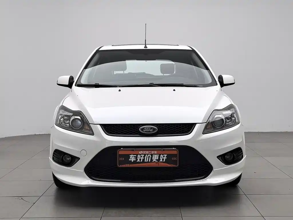 Ford Focus 2014 1.8L AT