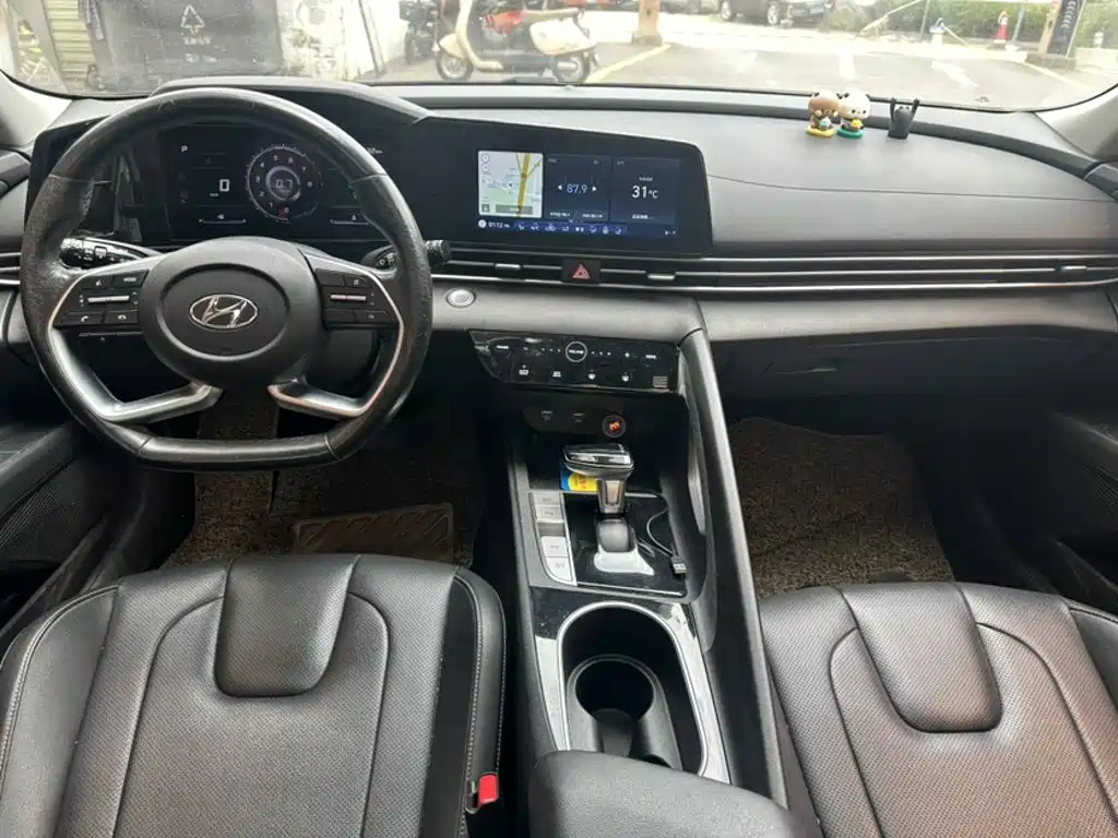 Hyundai Elantra — миниатюра 17