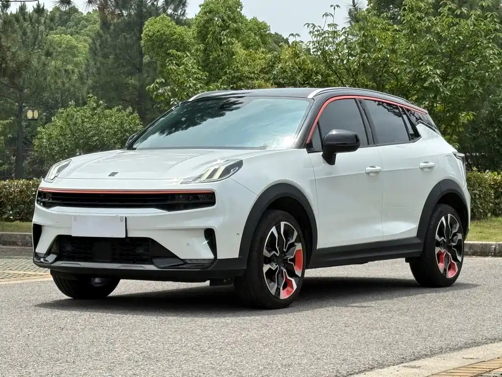 Купить Lynk & Co 06