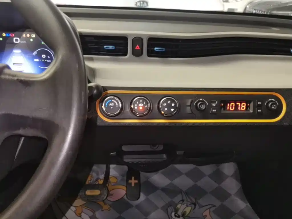 Wuling MINIEV — миниатюра 13