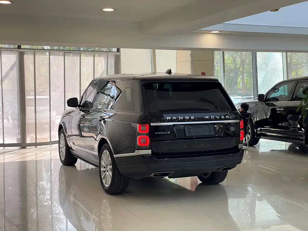Land Rover Range Rover — миниатюра 4