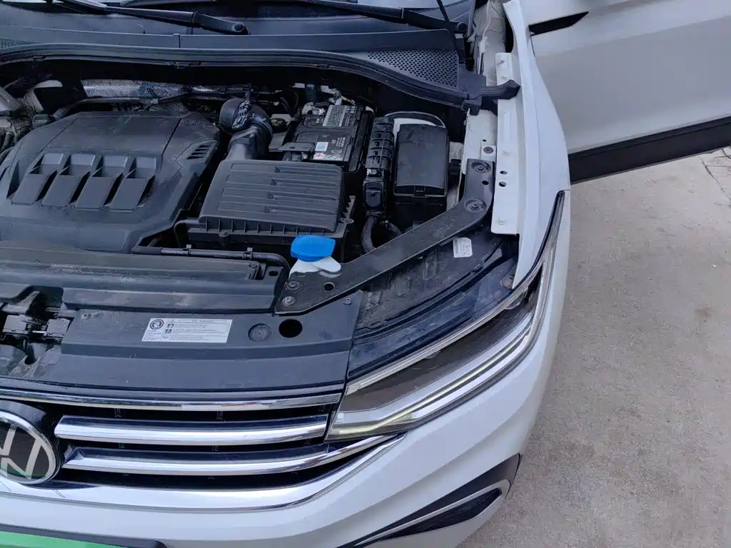 Volkswagen Tiguan L — миниатюра 21
