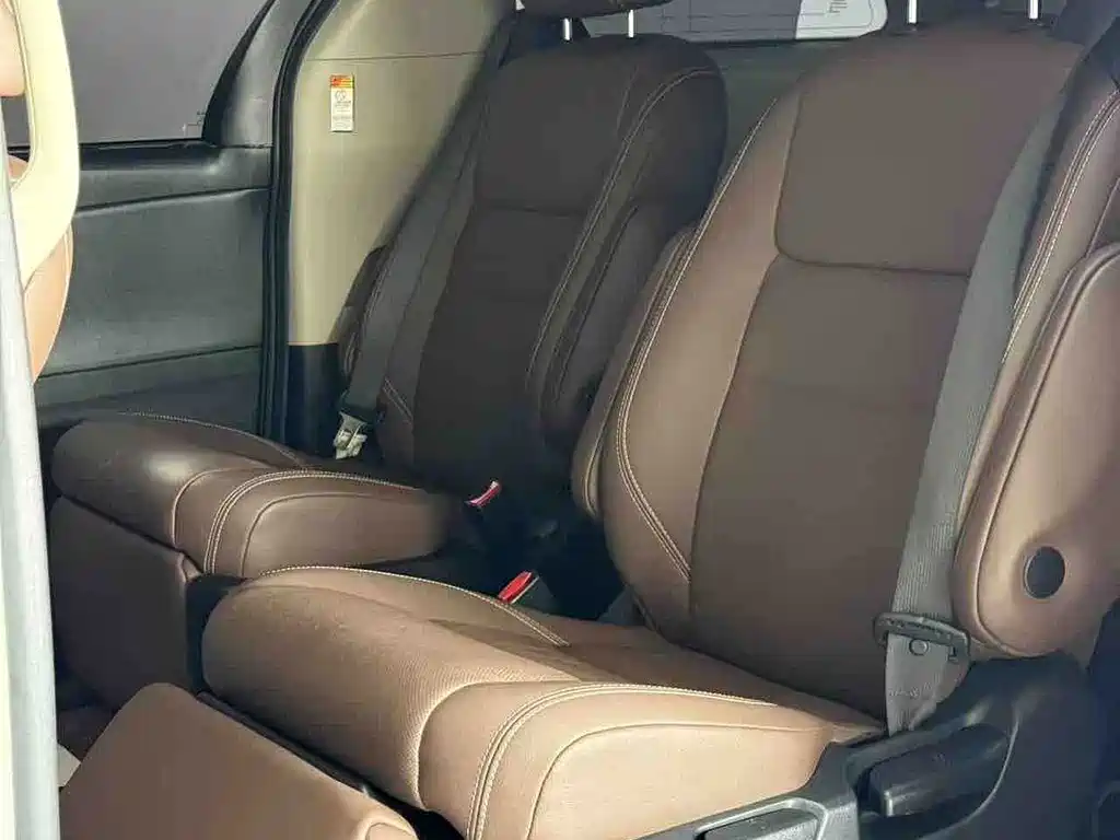 Toyota Sienna — миниатюра 11