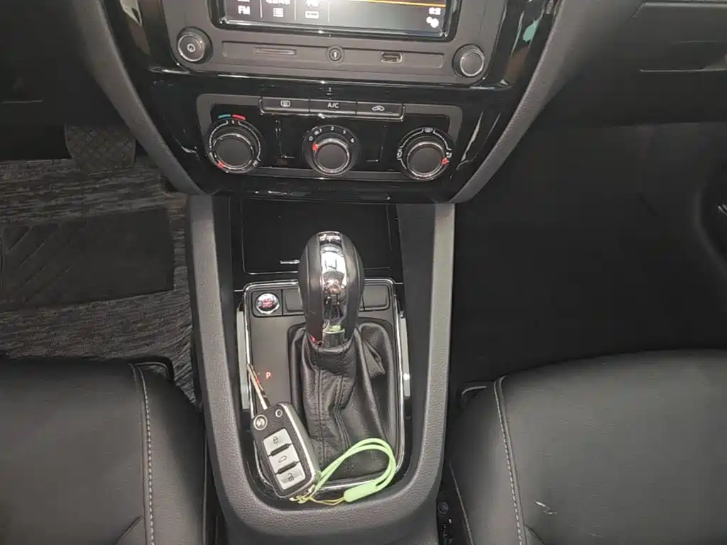 Volkswagen Sagitar — миниатюра 14