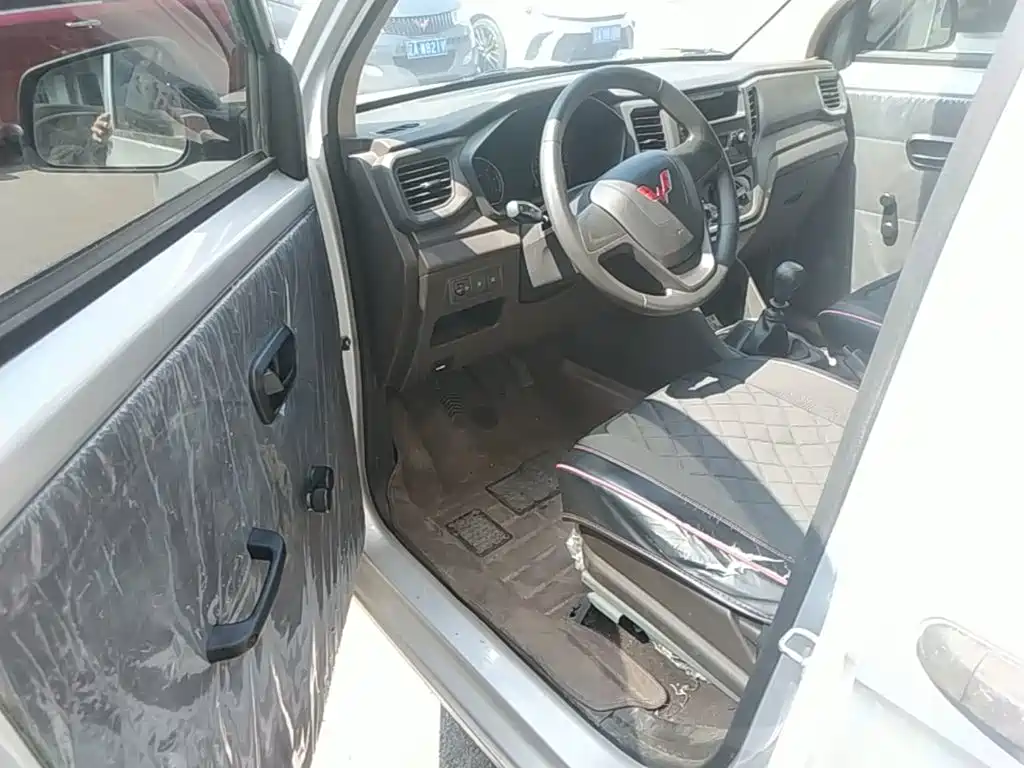 Wuling Hongguang V — миниатюра 16