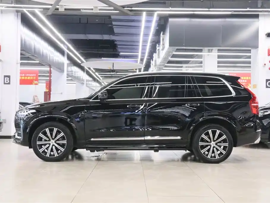 Volvo XC90 2021 B6 Luxury 7 мест