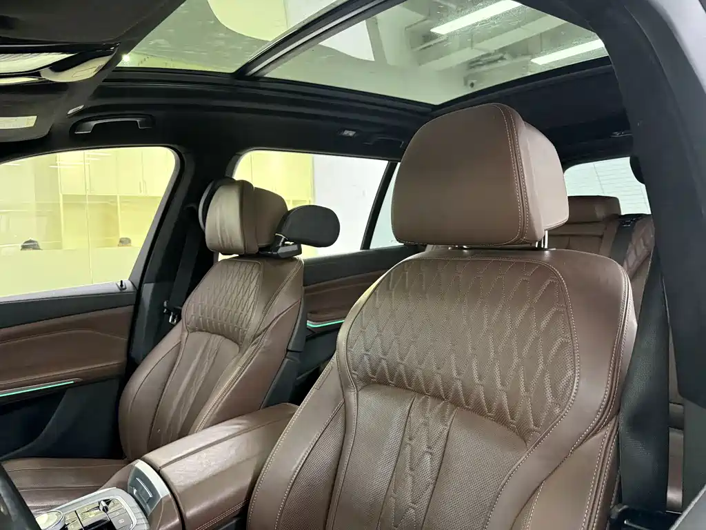 BMW X7 — миниатюра 12