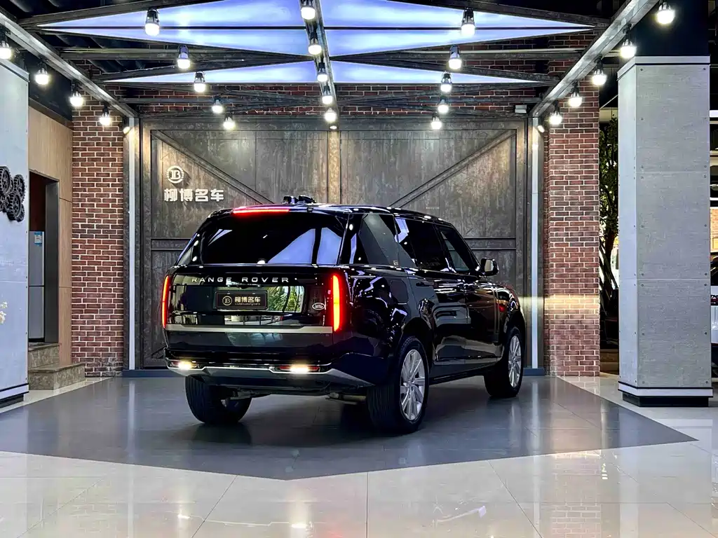 Land Rover Range Rover 2023 3.0 L6 400PS мест Long Wheelbase
