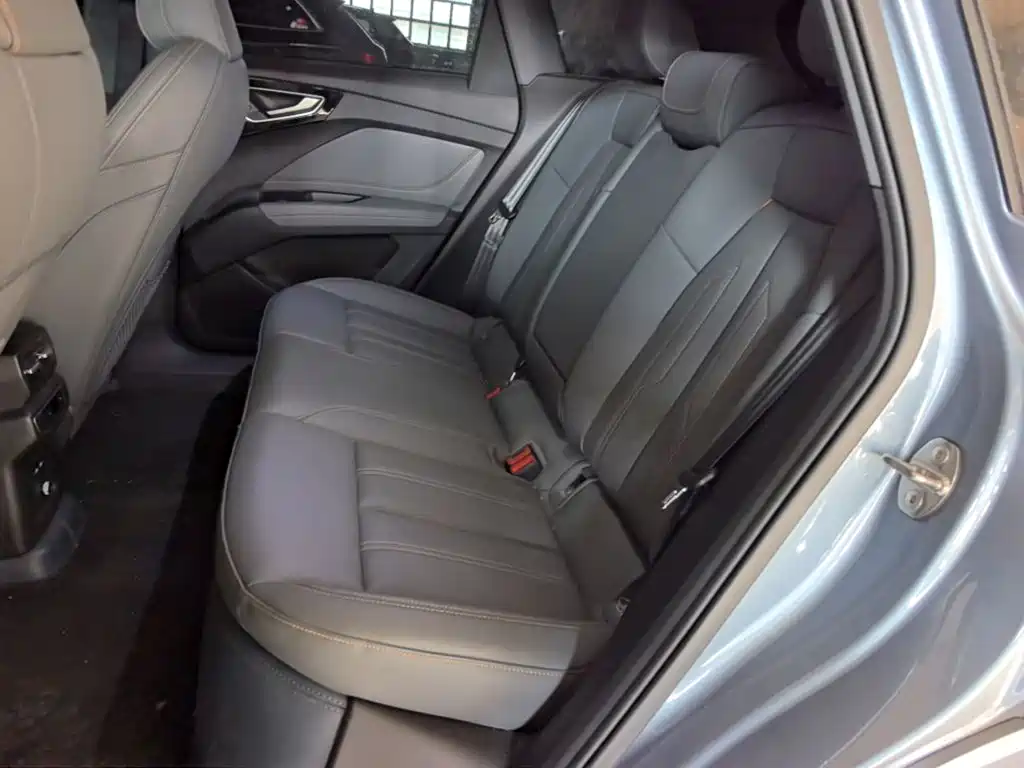 Audi Q4 e-tron — миниатюра 17