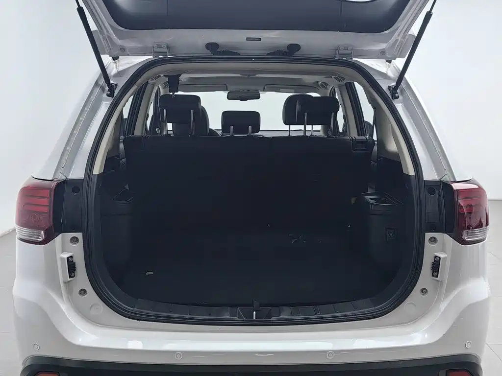 Mitsubishi Outlander — миниатюра 16