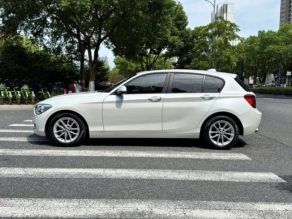 BMW 1 Series (Import) — миниатюра 4