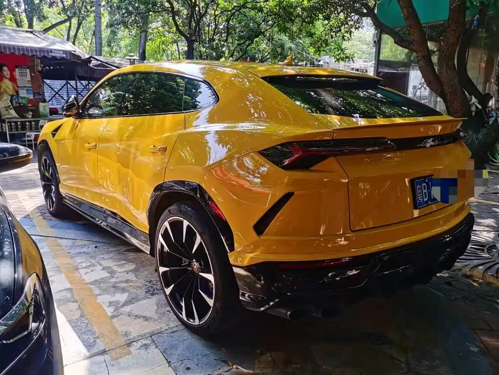 Lamborghini Urus — миниатюра 2