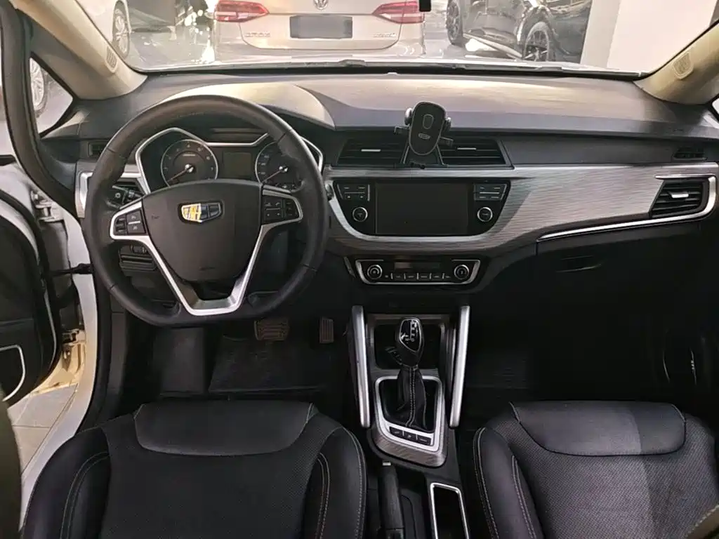 Geely Vision X3 — миниатюра 10