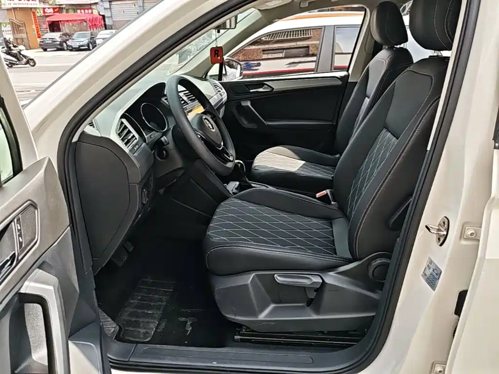 Volkswagen Tiguan L — миниатюра 15