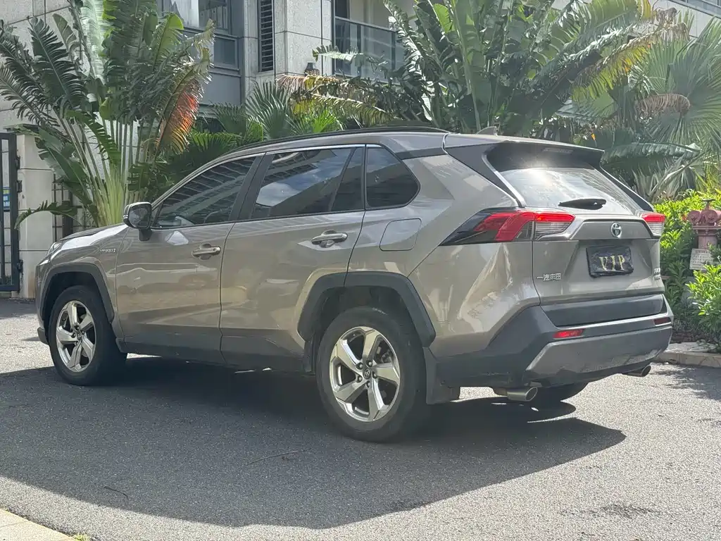 Toyota RAV4 Prime — миниатюра 7