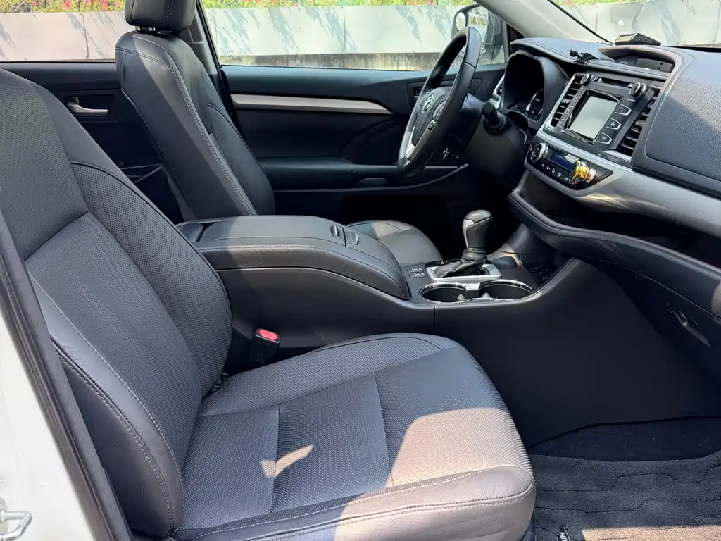 Toyota Highlander — миниатюра 5