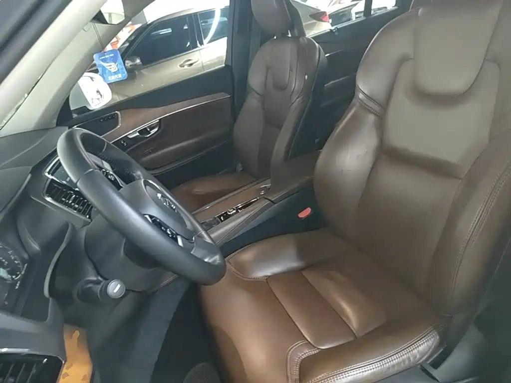 Volvo XC90 — миниатюра 15