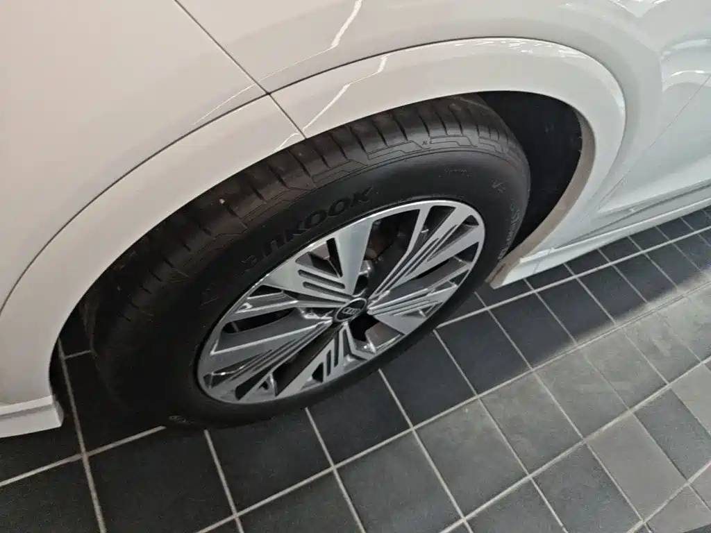 Audi Q4 e-tron — миниатюра 23