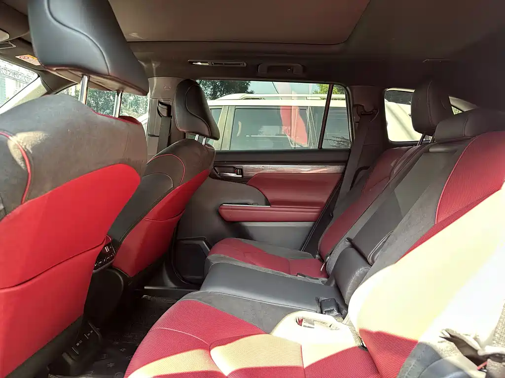 Toyota Crown Kluger — миниатюра 9