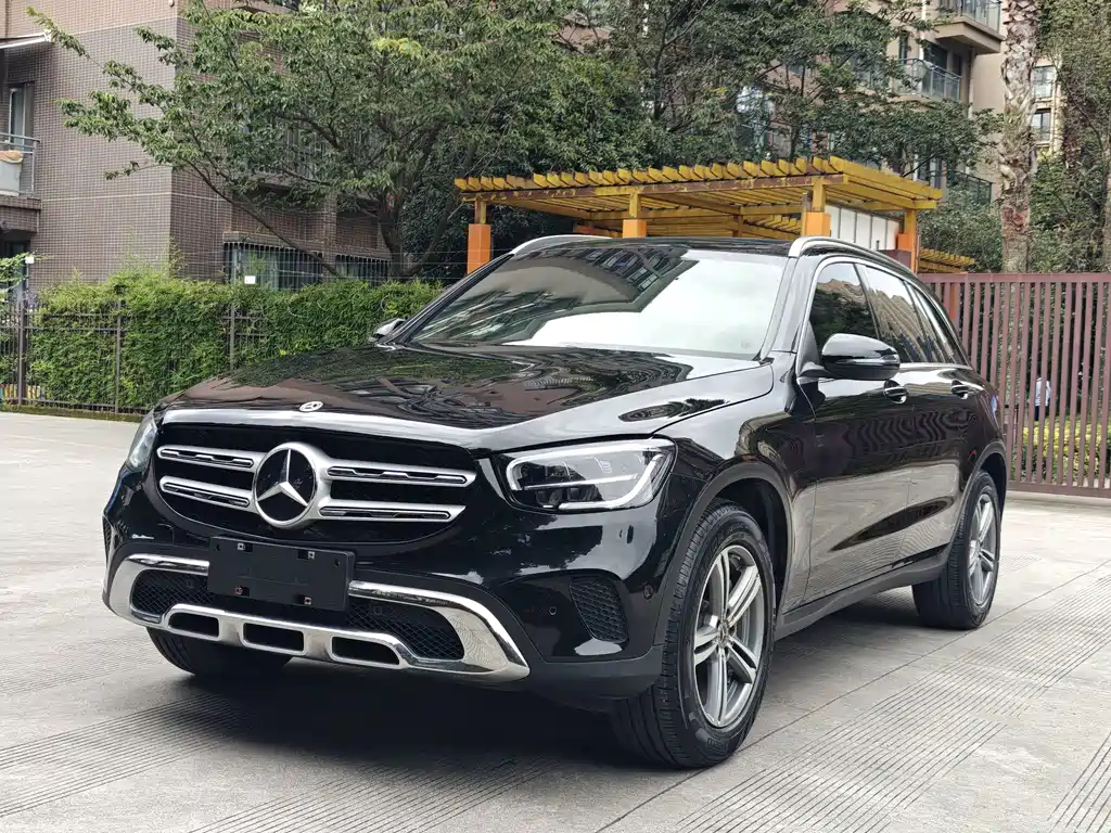2021 Mercedes-Benz GLC - zdjęcie 1 z 21