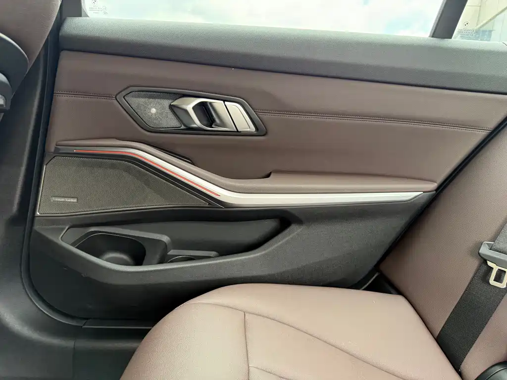BMW 3 Series — миниатюра 34