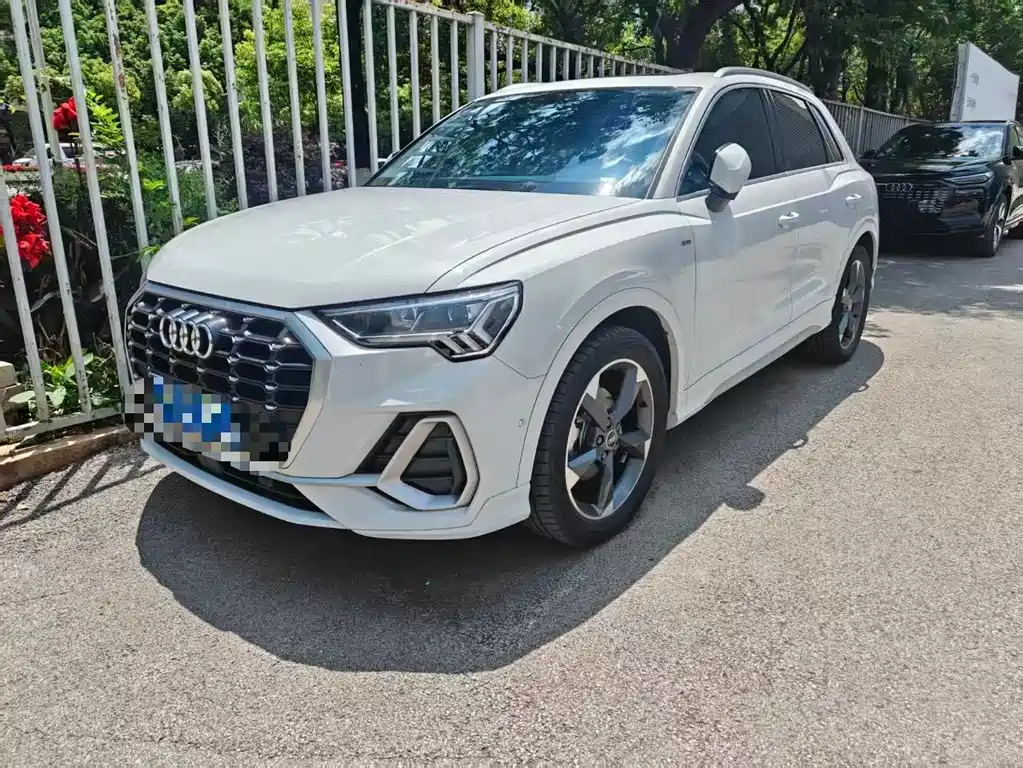 Купить Audi Q3