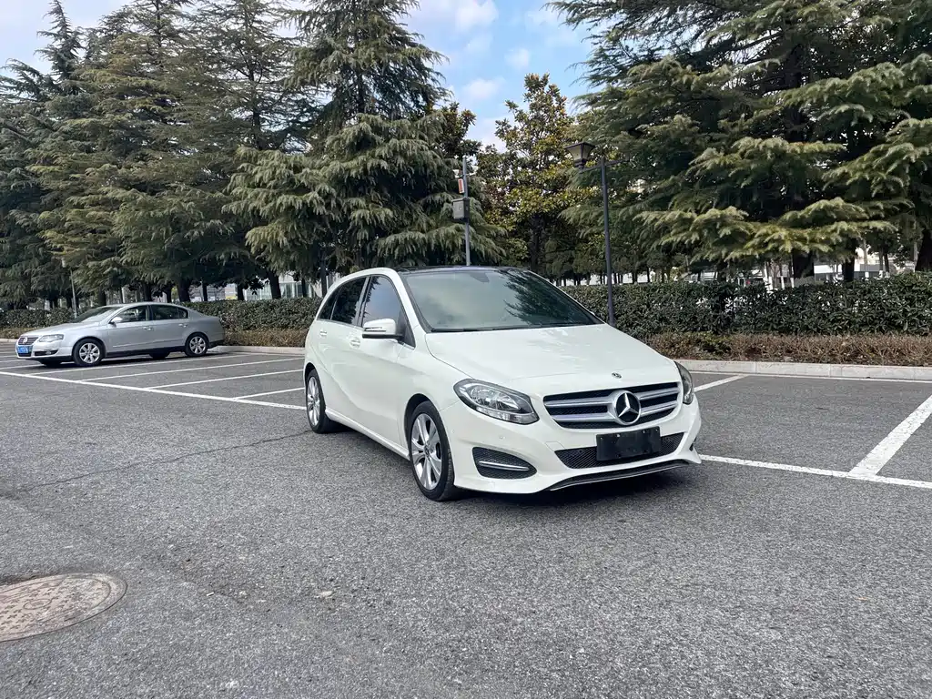 Mercedes-Benz B-Class — миниатюра 2